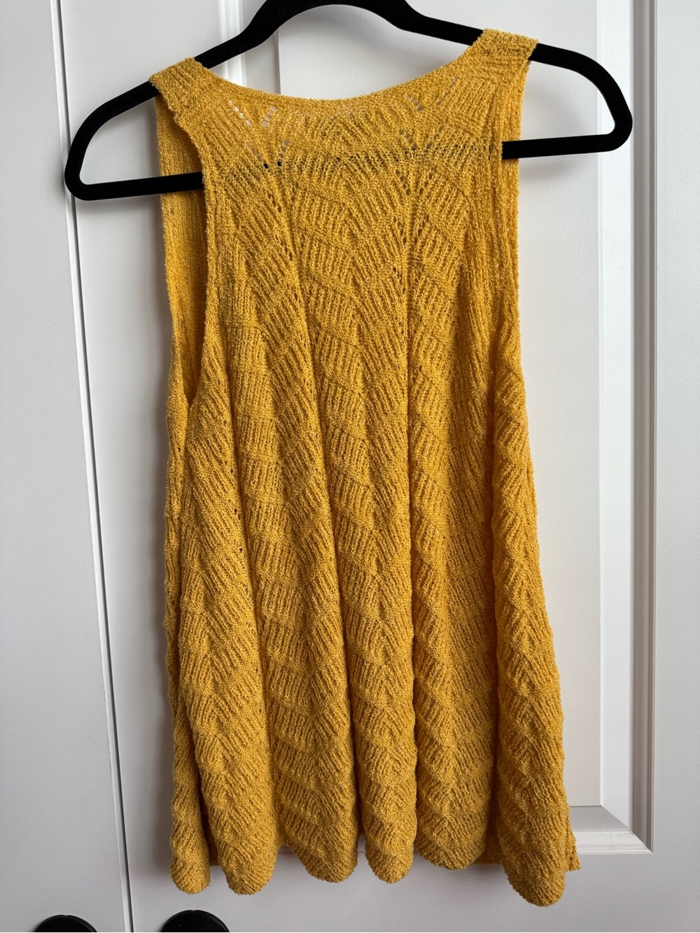 She + Sky Mustard Yellow Open Knit Bouclé V-Neck Sweater Tank Top M - Picture 2 of 5